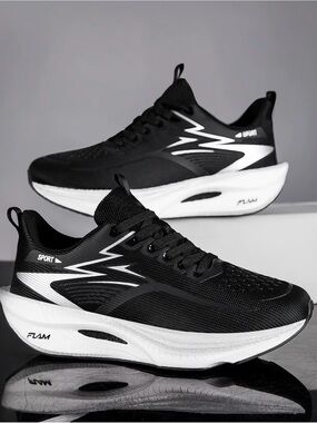 Sporto Black and White Men's Athletic Trainers